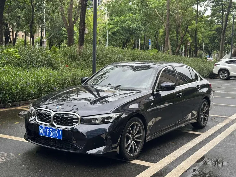 BMW 3-Series, 2022