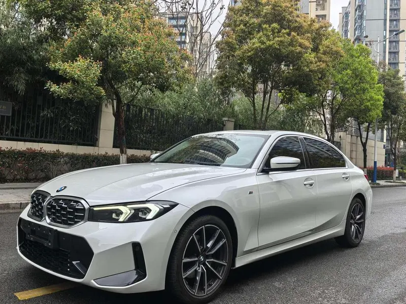 BMW 3-Series, 2023