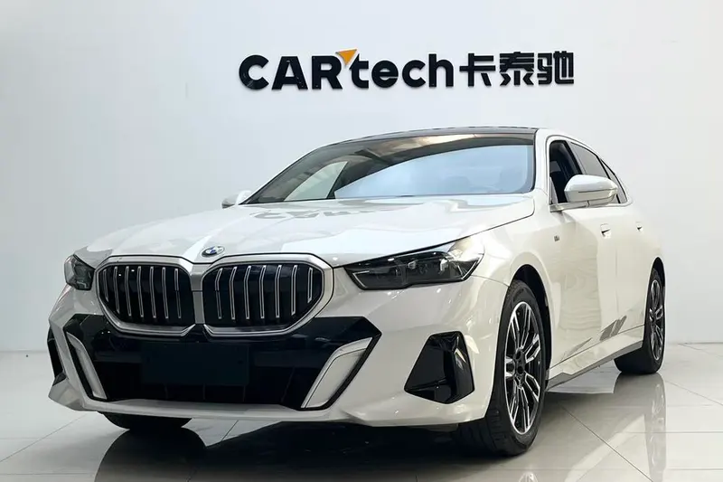 BMW 5-Series, 2024