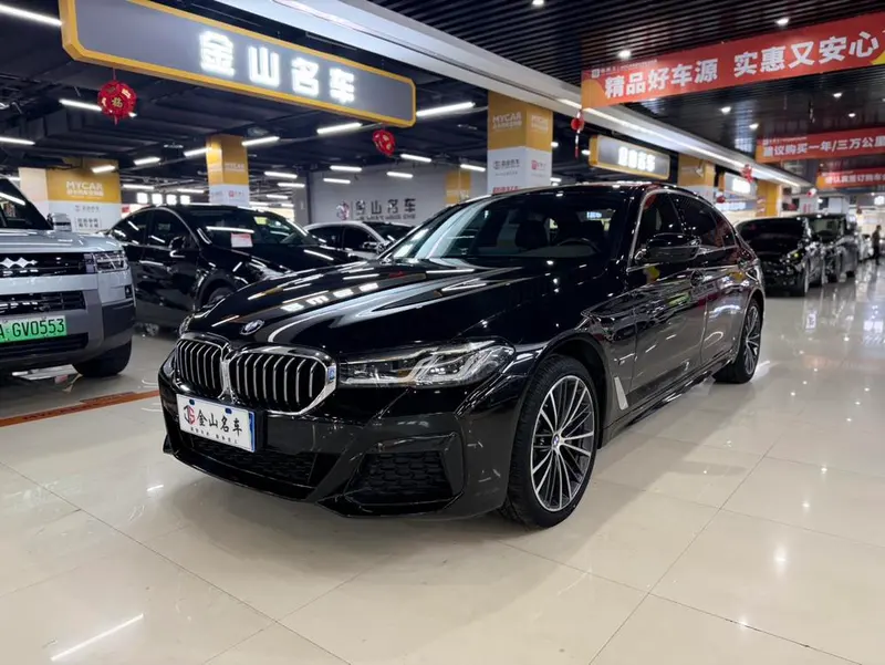 BMW 5-Series, 2022