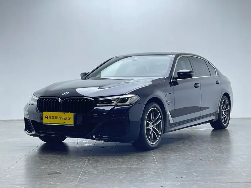 BMW 5-Series PHEV Facelift 535Le M Sport, 2022 — фото 1
