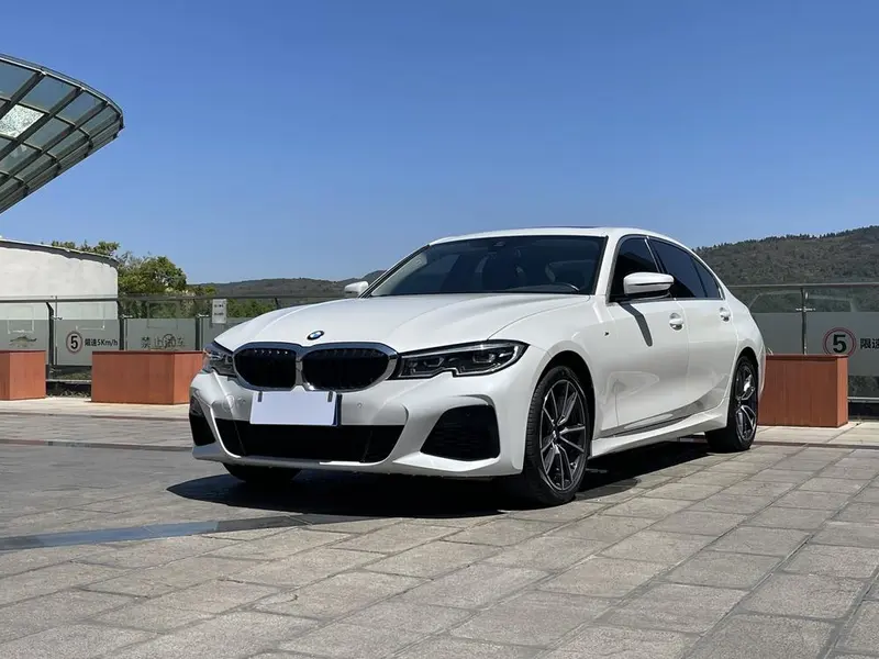 BMW 3-Series, 2022