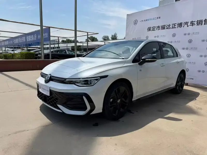 Volkswagen Golf, 2025