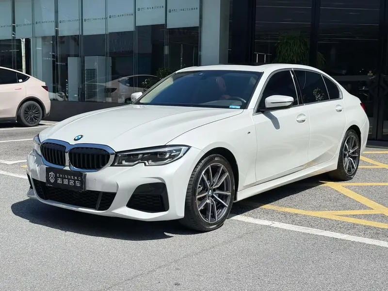 BMW 3-Series, 2022