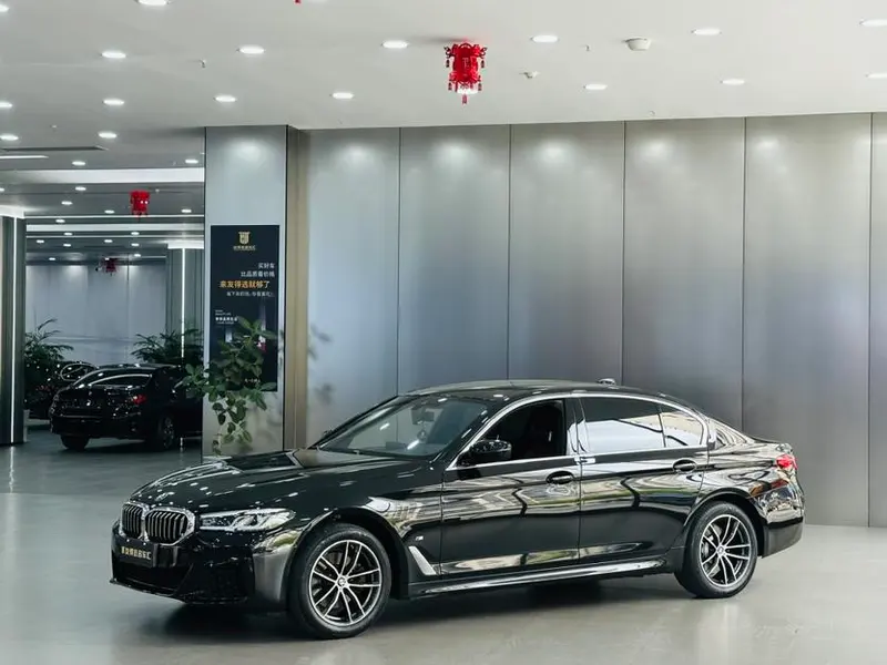 BMW 5-Series Facelift 525Li M Sport, 2022 — фото 1