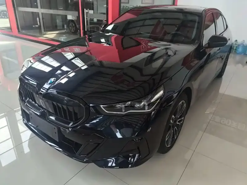 BMW 5 Series, 2025