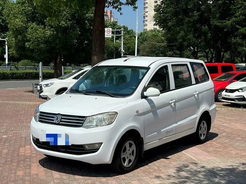 Dongfeng Fengguang Fengon 330 1.5L Manual Standard Version DK15-02, 2014 — фото 1
