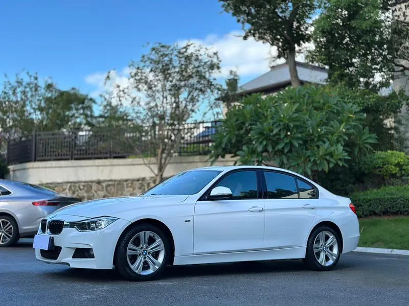 BMW 3-Series 320i Joy Edition Sport, 2015 — фото 1