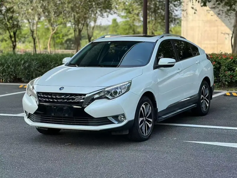 Venucia T90 2.0L CVT Style Edition, 2017 — фото 1