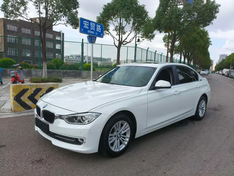 BMW 3-Series 316Li Fashion Version, 2015 — фото 1