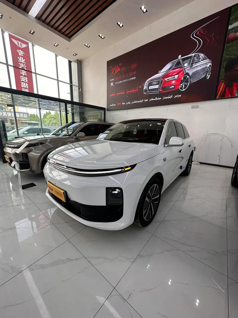 Li Auto L6 Pro Smart Edition, 2025 — фото 1