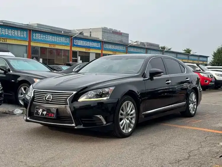 Lexus LS, 2014 — фото 1