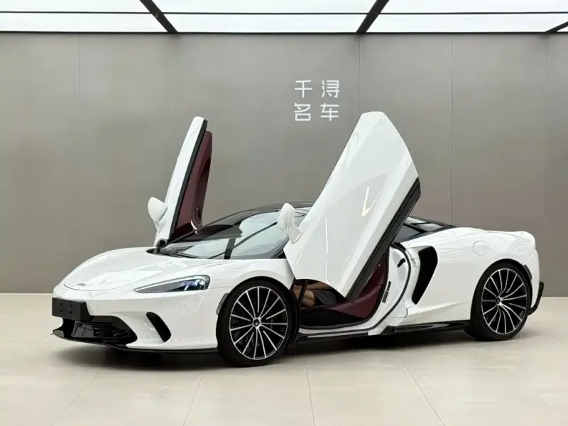 McLaren GT, 2022
