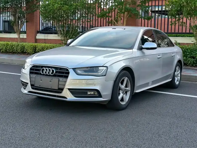 Audi A4L, 2014 — фото 1