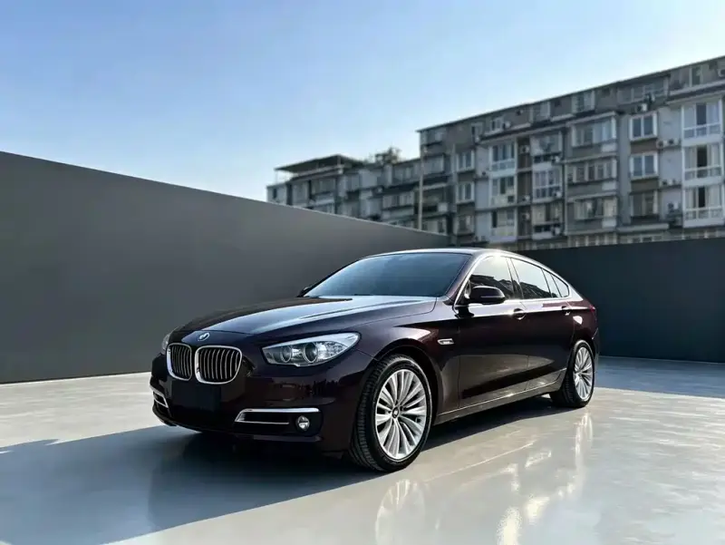 BMW 5 Series GT, 2014 — фото 1