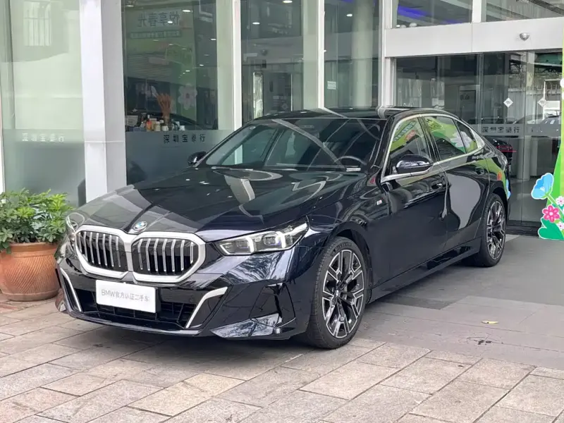 BMW 5 Series, 2025