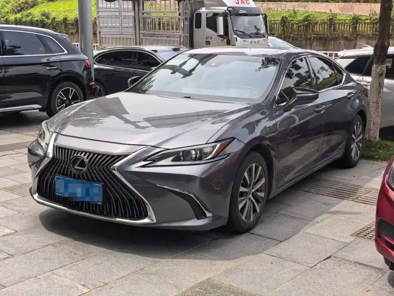 Lexus ES, 2018