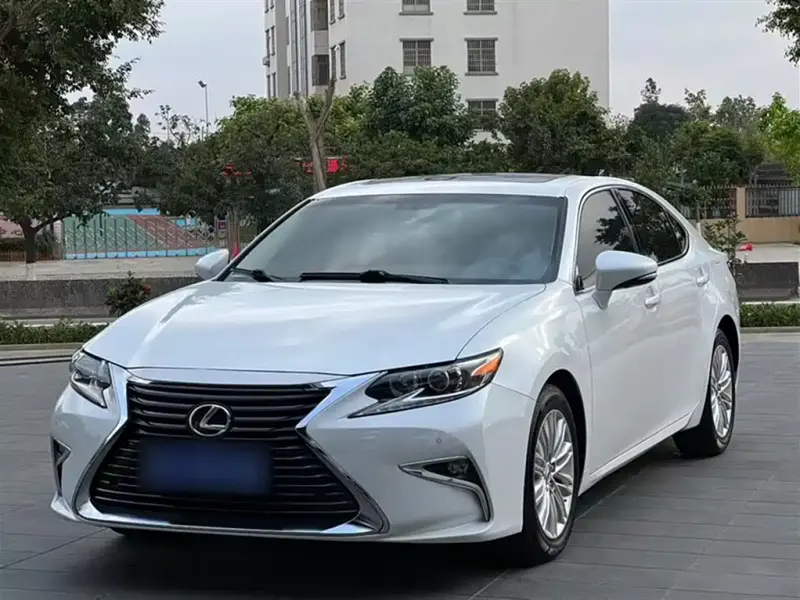 Lexus ES, 2016