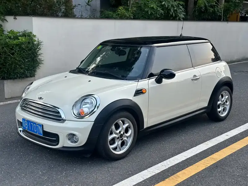 MINI Mini, 2012