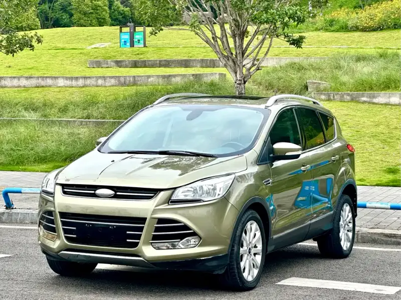 Ford Kuga, 2014