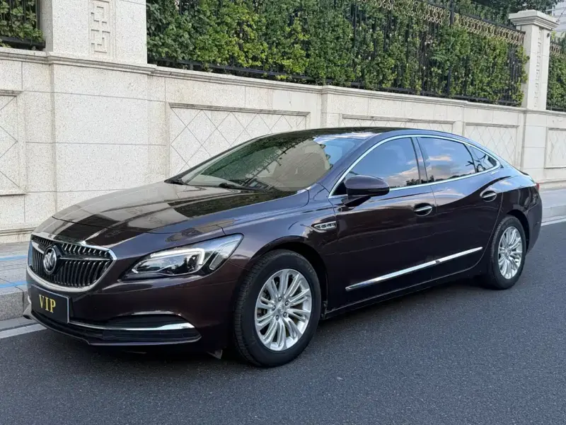 Buick LaCrosse, 2018 — фото 1