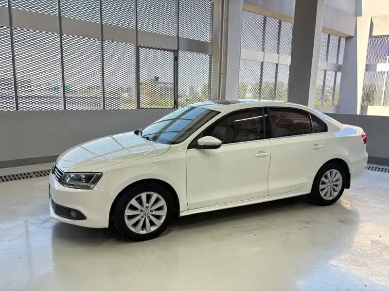 Volkswagen Sagitar, 2014