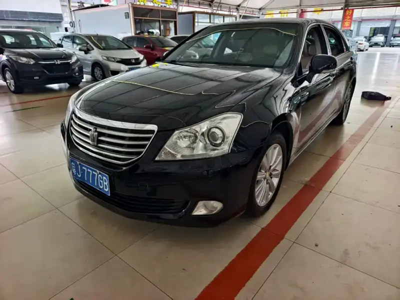 Toyota Crown, 2012