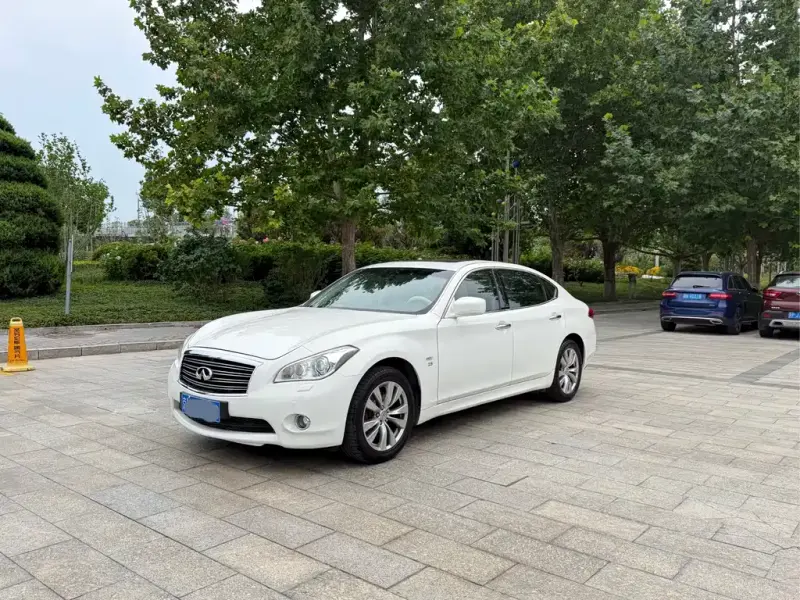 Infiniti Q70, 2014