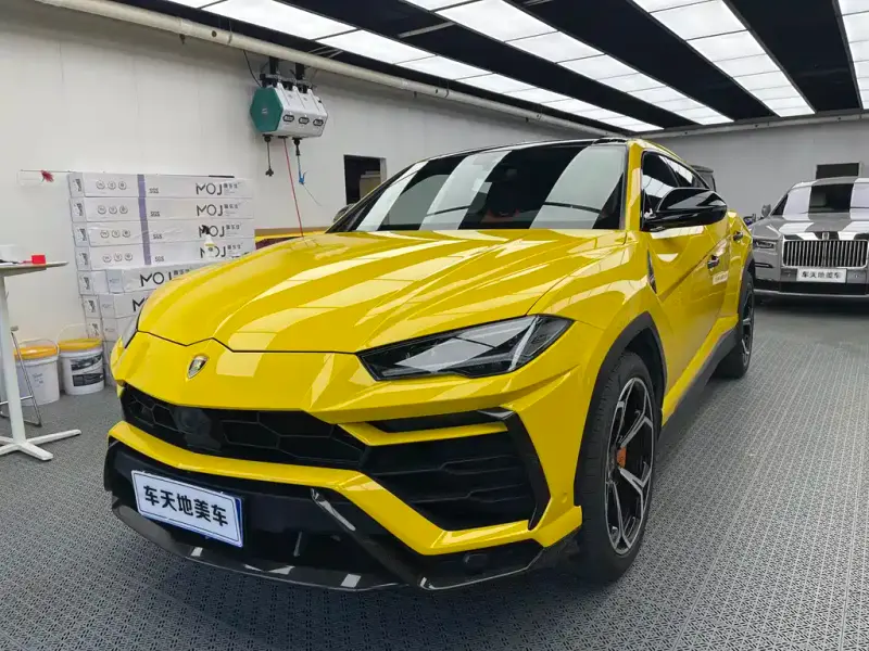 Lamborghini Urus, 2021