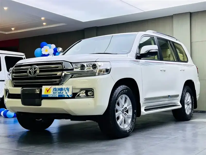 Toyota Land Cruiser 2017 версия 4.0L версия для Ближнего Востока, 2017 — фото 1