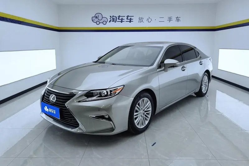 Lexus ES, 2015