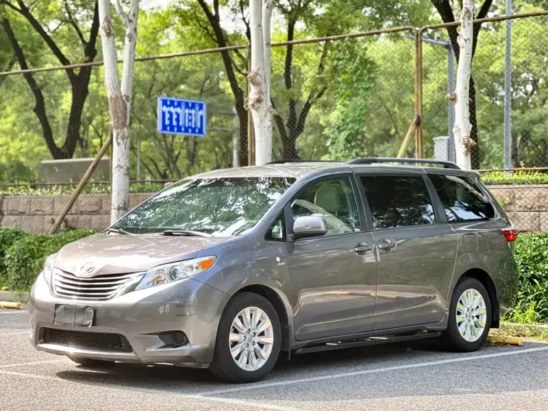 Toyota Sienna, 2017