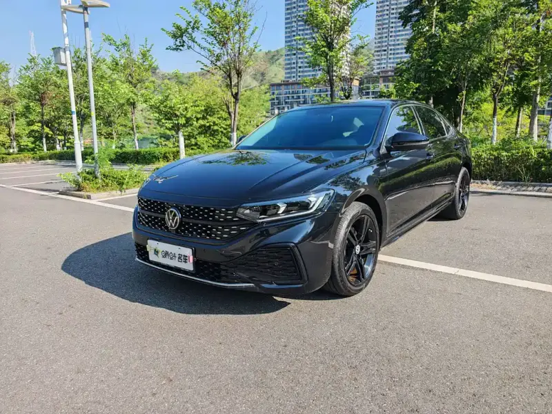Volkswagen Passat, 2022