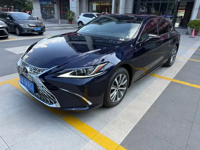 Lexus ES, 2020