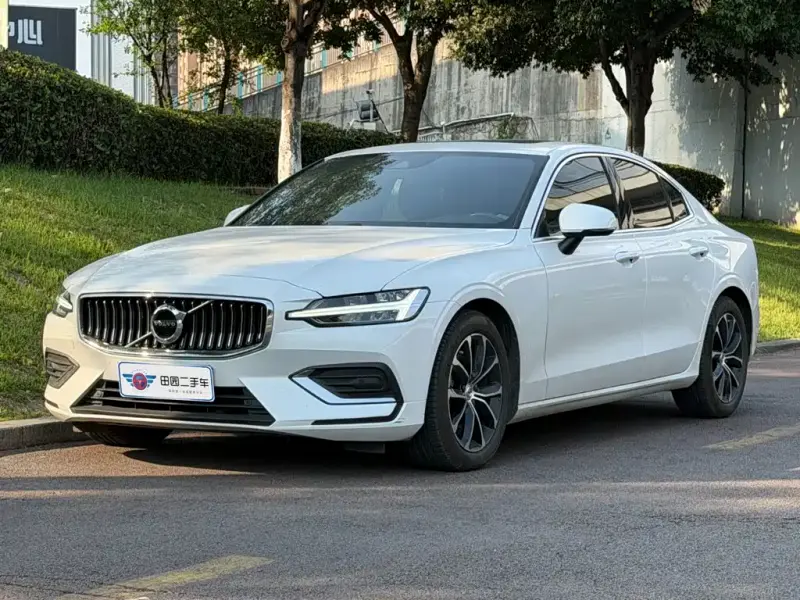 Volvo S60, 2022