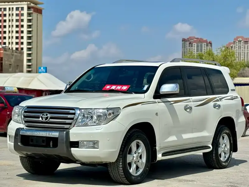 Toyota Land Cruiser, 2012 — фото 1