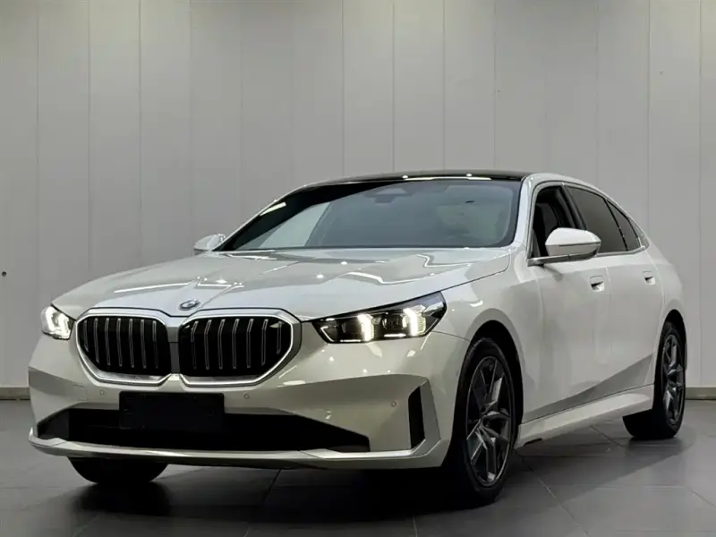 BMW 5 Series, 2024