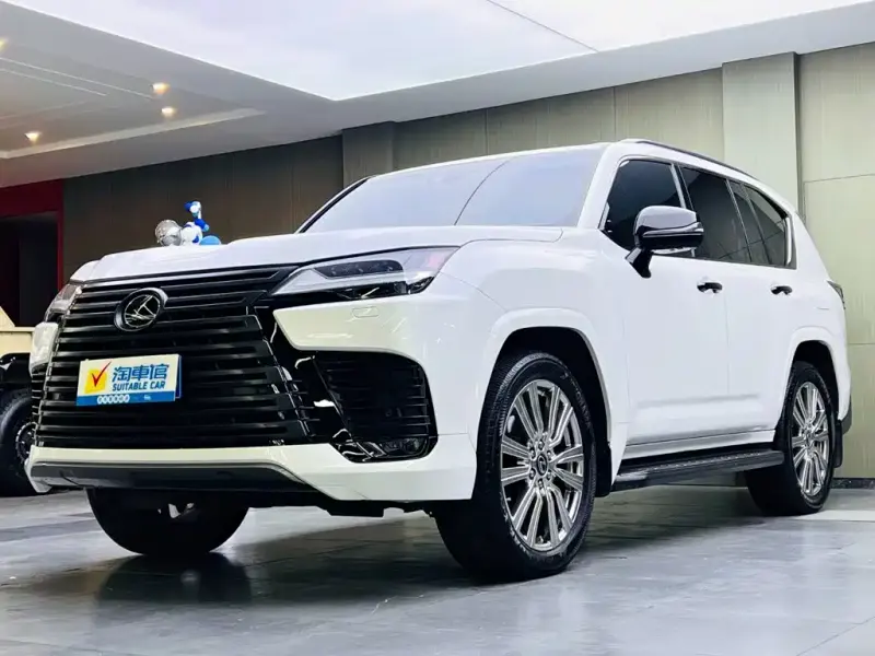 Lexus LX, 2022
