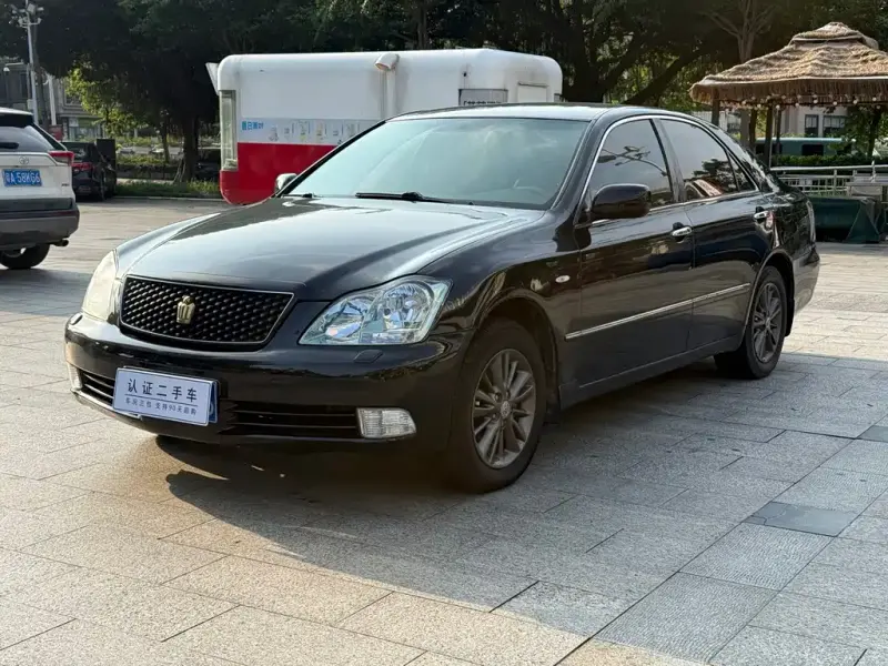 Toyota Crown, 2005