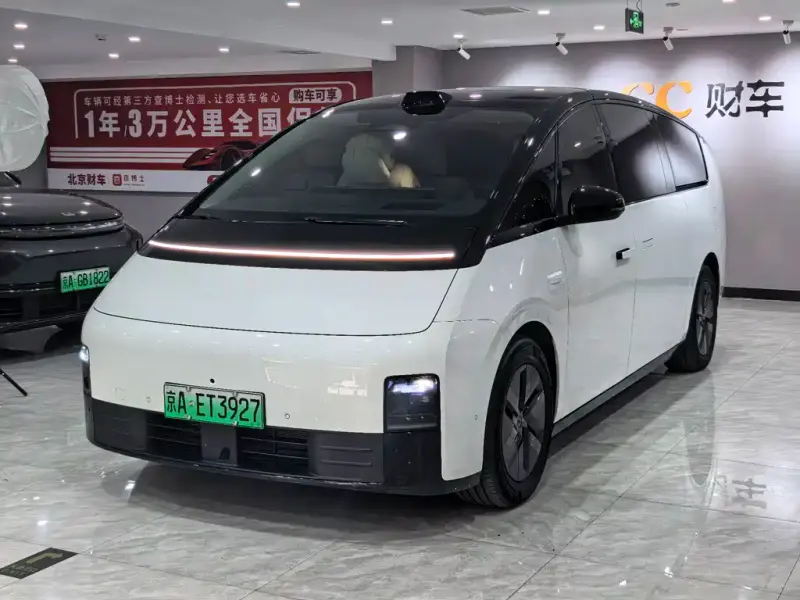 Li Auto Li MEGA, 2025