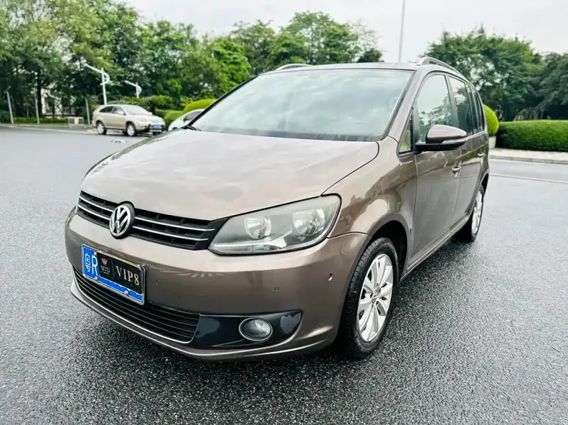 Volkswagen Touran, 2013