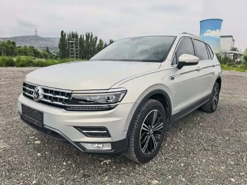 Volkswagen Tiguan L, 2017