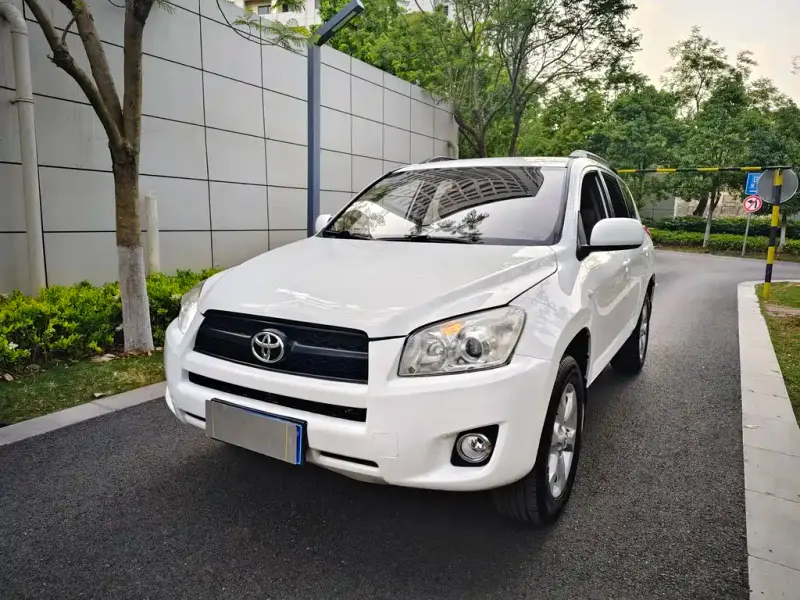 Toyota RAV4, 2012