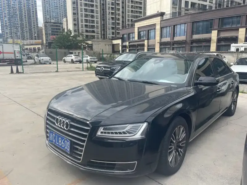 Audi A8, 2015