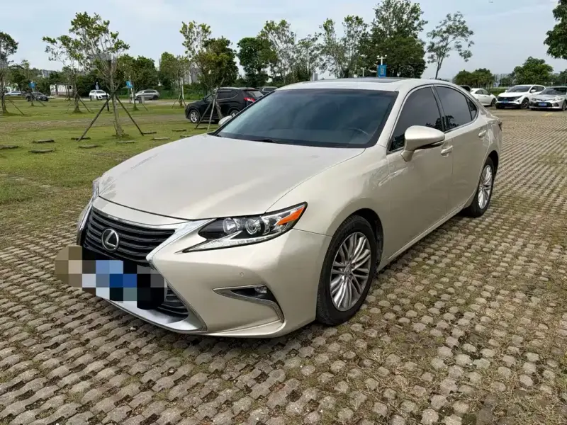 Lexus ES, 2016