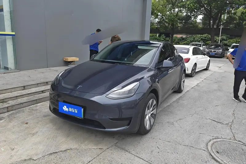 Tesla Model Y, 2022
