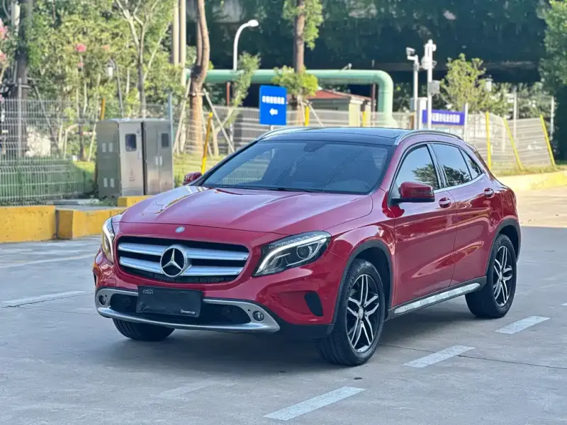 Mercedes-Benz GLA, 2015