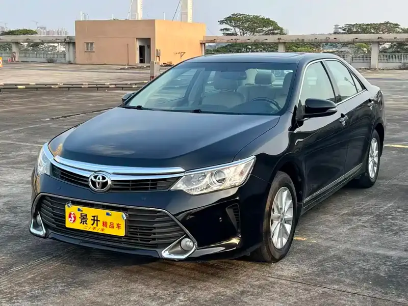 Toyota Camry, 2015