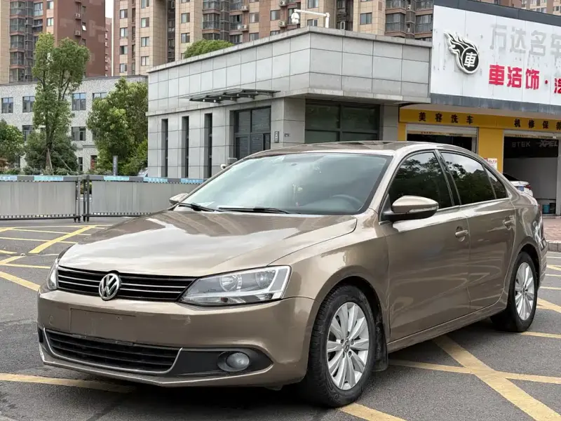 Volkswagen Sagitar, 2015