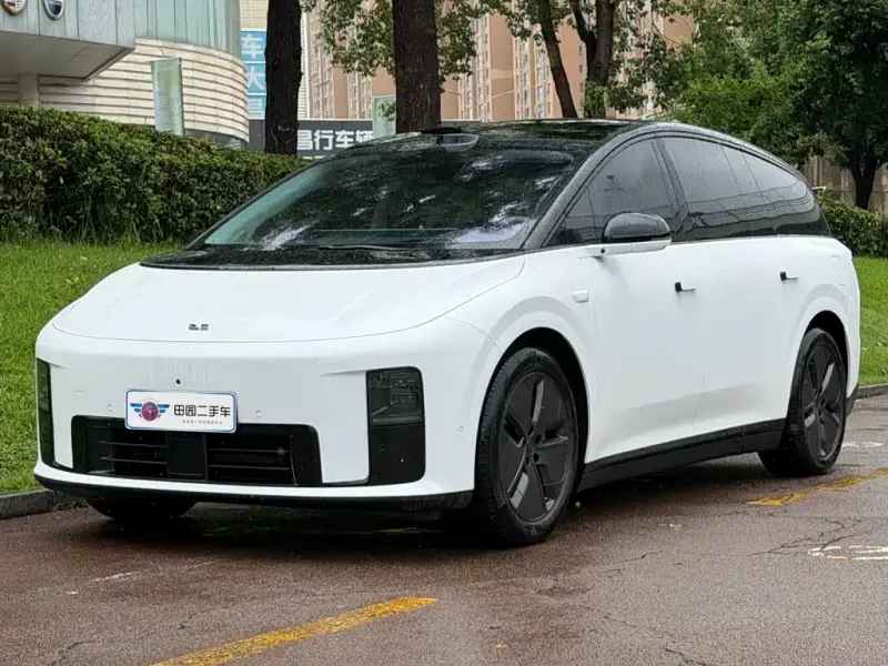 Li Auto i8, 2026
